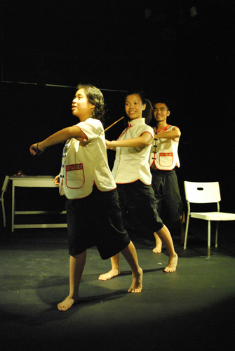 《3个小孩》，2010／澳门戏剧农庄黑盒剧场。