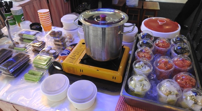 Hotel Royal Penang sells an array of delicacies and fruits at its food stall. Hotel Royal Penang sells an array of delicacies and fruits at its food stall.