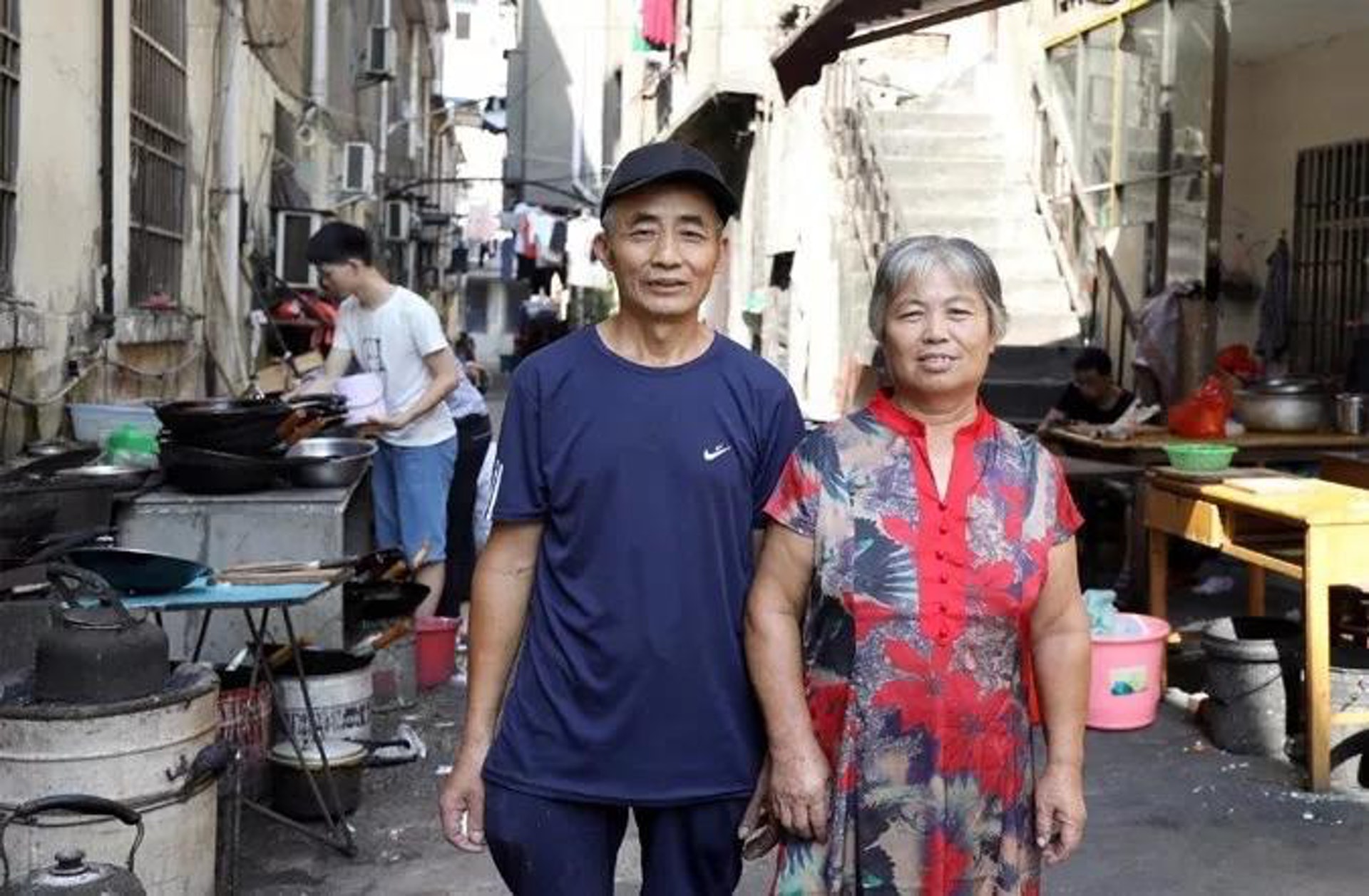 创办共享“抗癌厨房”的万佐成、熊庚香夫妇。