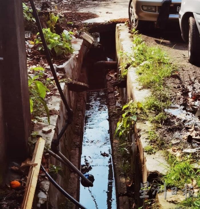 巴生市议会决定提升沟渠的工作，以让排水系统恢复顺畅，惟估计需要3个月的时间才能完成申请手续的事宜。

