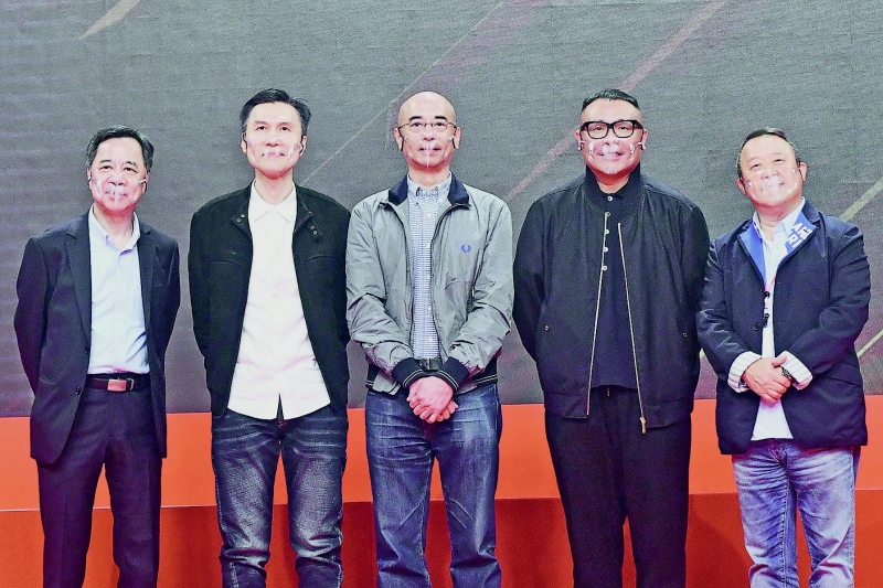 曾志伟（右）邀何丽全（左）回巢掌管音乐部，并跟3大唱片公司破冰，3大唱片公司高层都现身支持发布会。