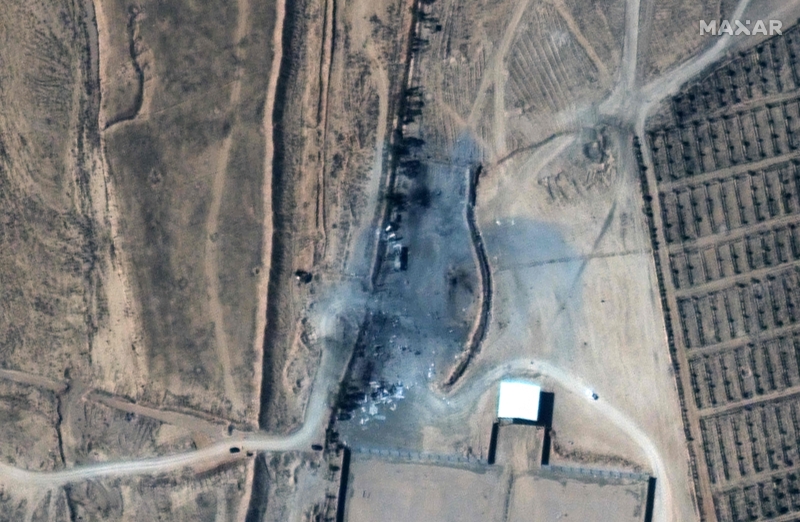 卫星图像显示，叙利亚靠近伊拉克边境的亲伊朗民兵基础设施遭炸成废墟。（图：法新社）

