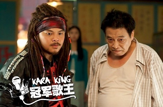 吴孟达在《冠军歌王》里饰演黄明志父亲一角。