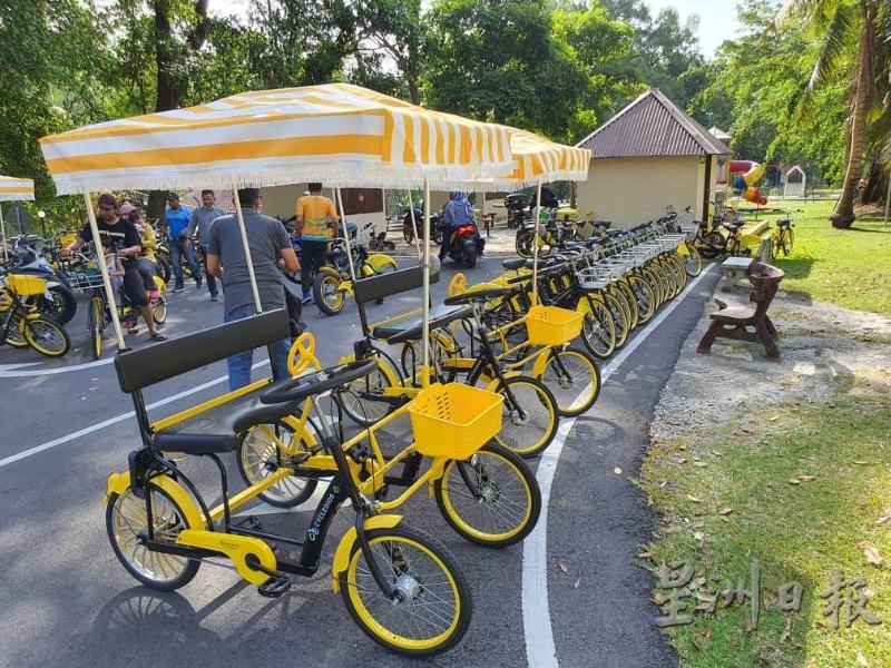 脚踏车区共有68辆各类型脚踏车，包括儿童脚踏车、双人脚踏车和三人脚踏车等。