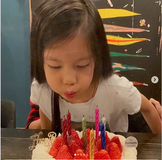 林熙蕾为7岁女儿庆生。