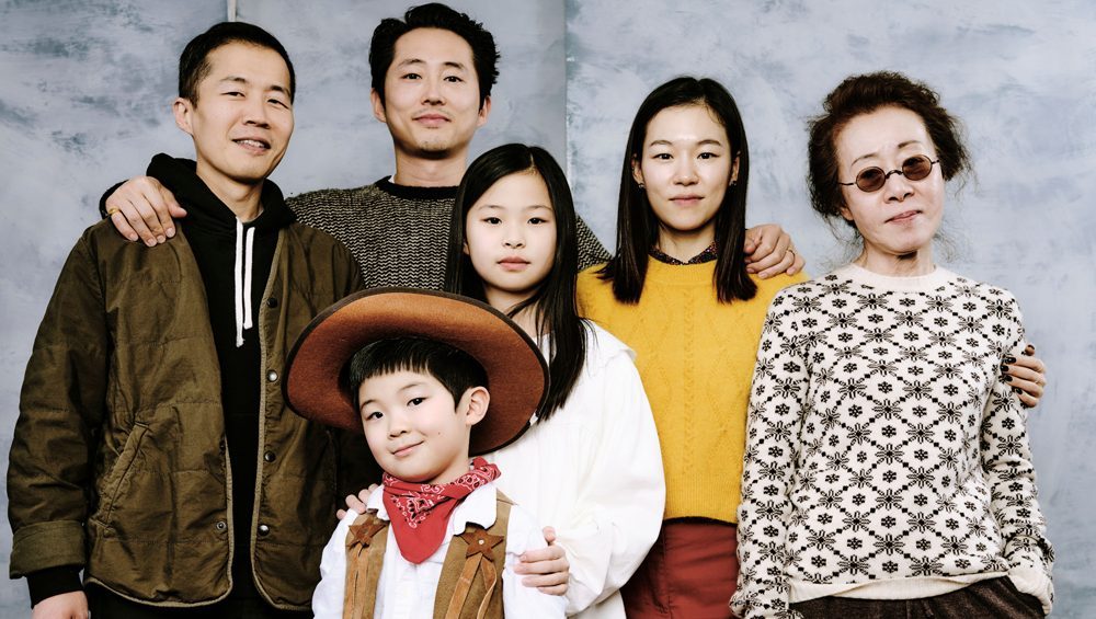 最佳外语片颁发给韩国资深影星尹汝贞演出的《Minari》，也是韩国继《寄生上流》后连续2度获得金球奖最佳外语片。
