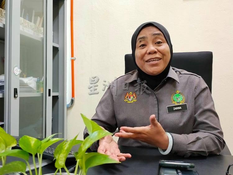 查丽娜。 查丽娜。