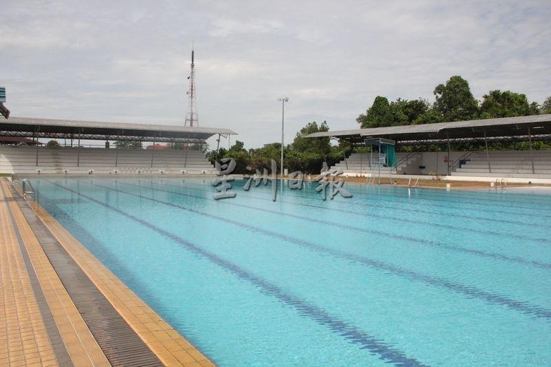 诗巫武吉立麻游泳池目前虽仍不对外开放使用，但都会为泳池进行清理及消毒工作。（档案照）
