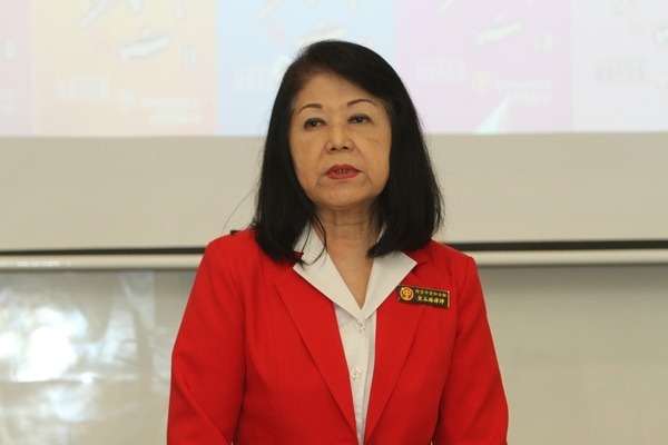 吉隆坡暨雪兰莪中华大会堂（隆雪华堂）妇女组主席兼法律主任黄玉珠律师