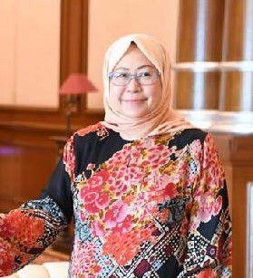 凯里和仄米拉联名撰文《以马来西亚人的身份共同崛起》，强调马来西亚人参与群体免疫的重要性。