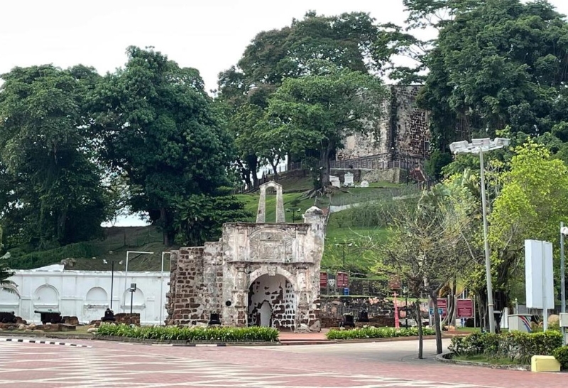 马六甲古城门同样没有游客。