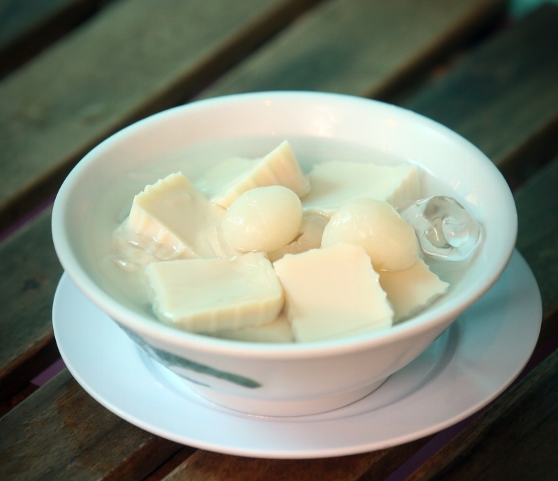 满满一碗的龙眼豆腐（RM4.00）价格也很公道。
