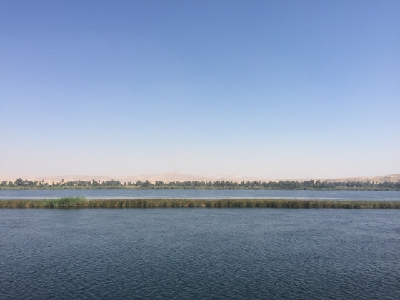 乘搭尼罗河游船旅行，自由而惬意。尼罗河游轮旅行已成为埃及旅行的标配，在尼罗河上的巡游，被认为是世界上最浪漫、最兴奋的旅行经历。