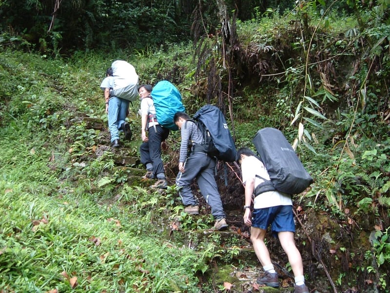 登山也可以舒服的慢慢走,欣赏沿途风光。 登山也可以舒服的慢慢走,欣赏沿途风光。