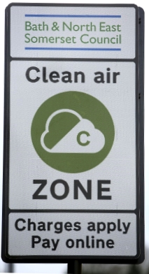 Under the new initiative, the limits of the new pollution charge area are shown on signs bearing a cloud on a green background. AFP