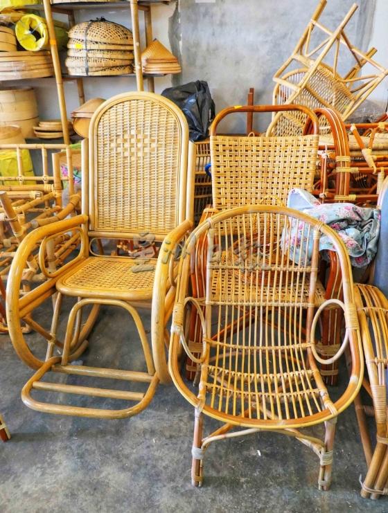 在阿公阿嬷的年代，家家户户总会有藤制家具，尤其是藤椅最为普遍。
