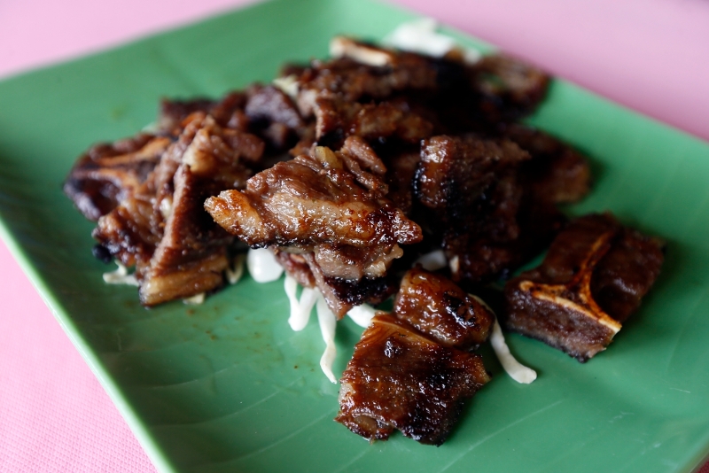 烤羊肉（RM30.00）香酥可口 ，咸香味十足，而且没有羊骚味。