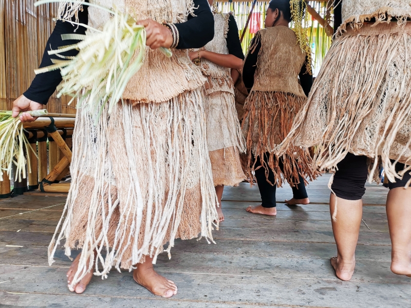 年轻的原住民都希望能保存属于他们的独有文化，其中便是他们的服装。 图库图

