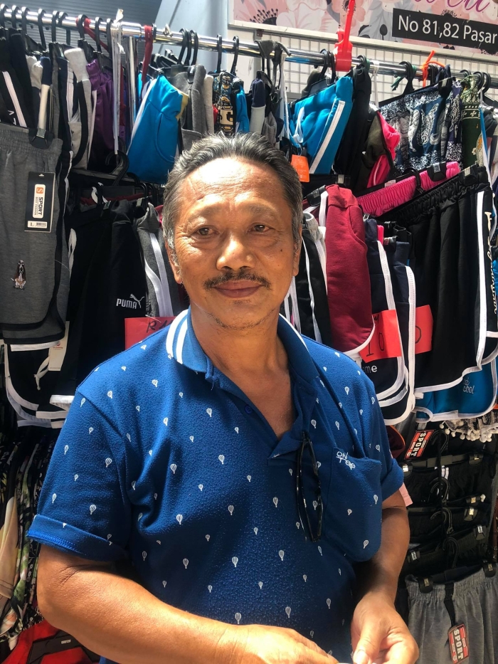 宋亚烈·67岁·森州芙蓉人·芙蓉公市洋货小贩