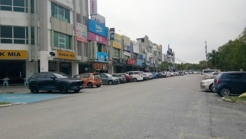 据称，武吉拉惹镇商业区有95%业者反对兴建高架天桥工程。