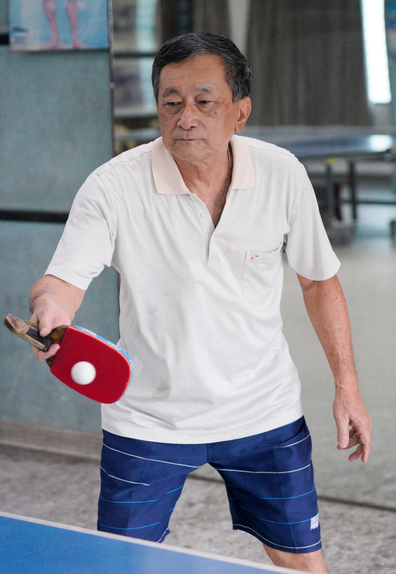 林汉章打乒乓数十年，每两三天不打乒乓，即感到浑身不自在。