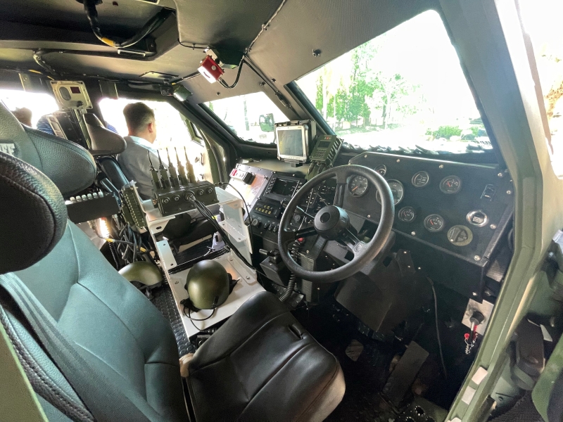 “TARANTULA”（塔兰图拉狼蛛）的驾驶座仪表板上具备多项功能。