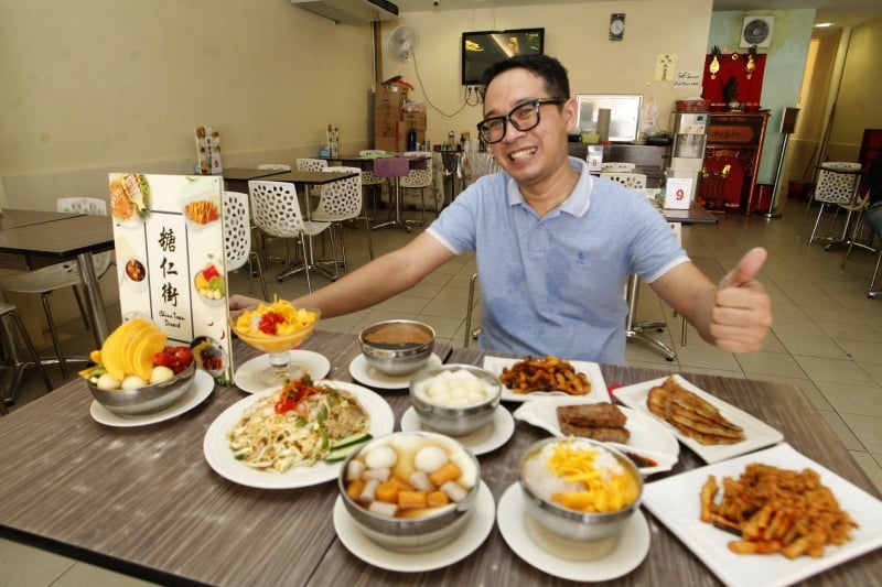 黄国民一手成立糖仁街，至今该店已有约10年的历史。