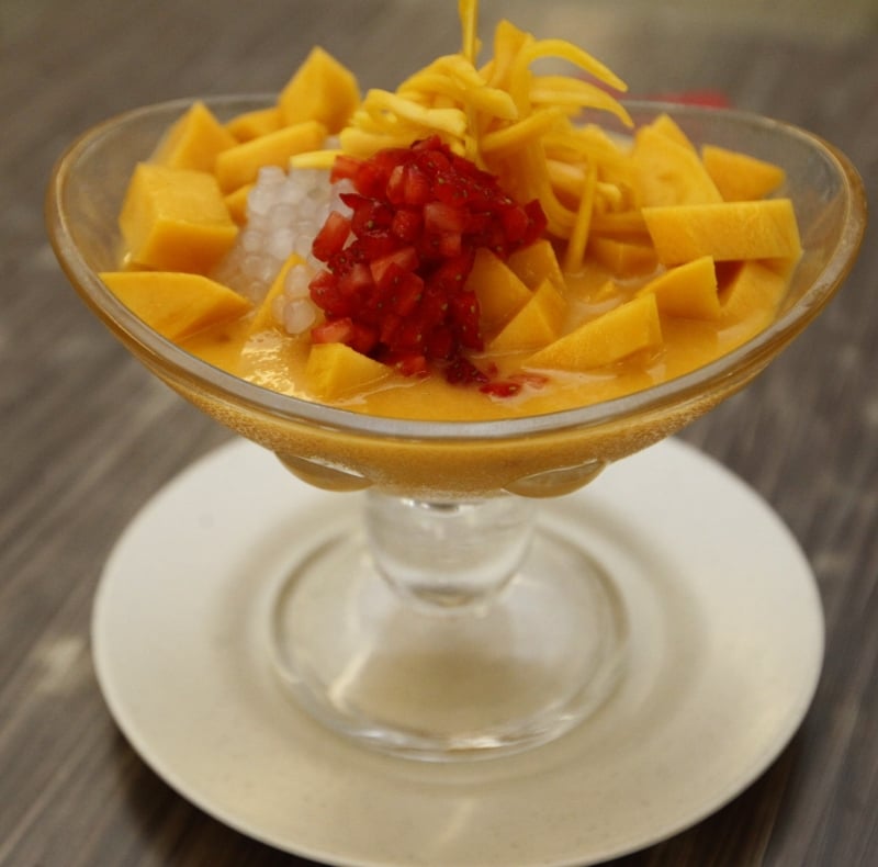 杨枝金捞（RM9.50）芒果香浓郁，口感顺滑，使用草莓和波萝蜜代替柚子，口感更丰富香甜。