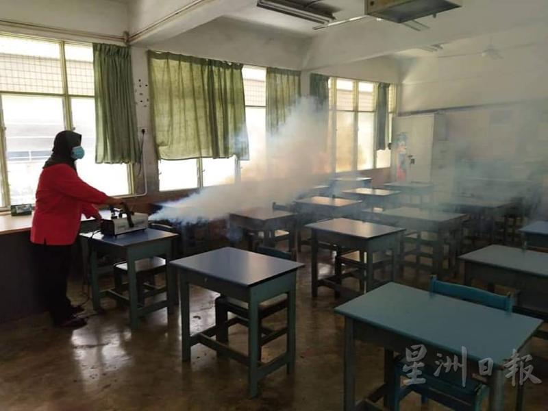 校方接獲家長染疫消息後，已展開全面消毒工作，以保障學生及教師們的安全。