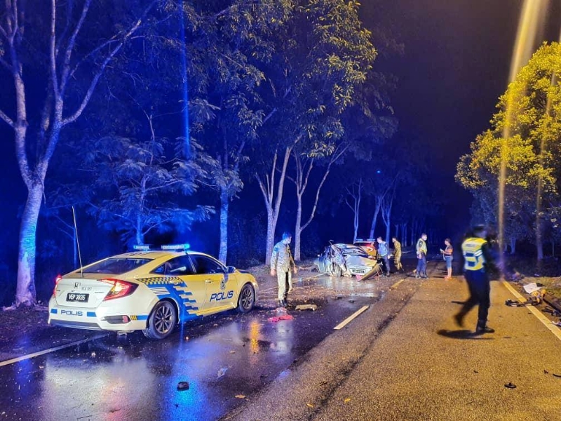 华裔司机遭警拦截拒合作，连闯5红灯失控撞树，当场死亡。