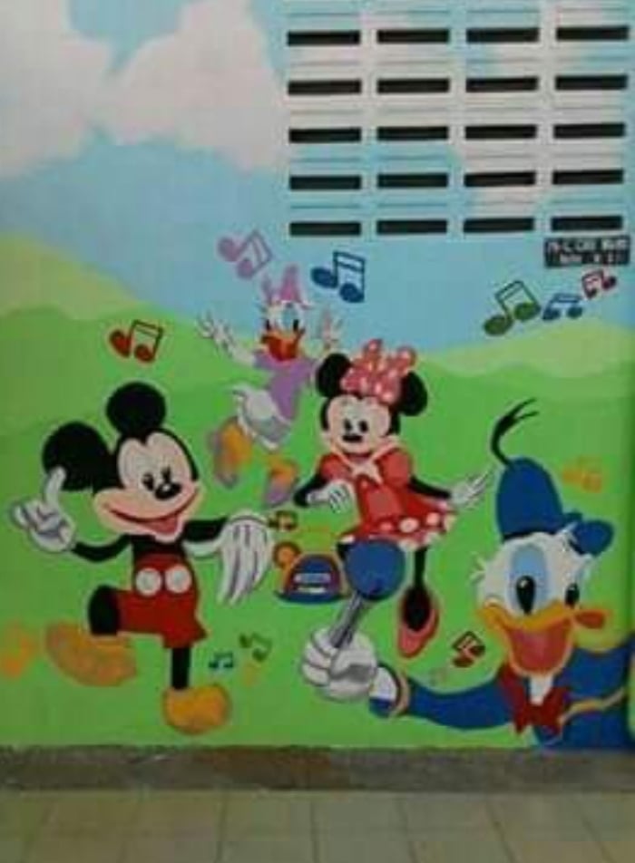 迪士尼卡通人物的“米奇家族”壁画画作，深得不少孩童及家长的青睐。