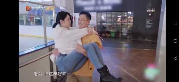 林峰与张馨月在镜头前全程放闪，一改平日在香港的低调作风。