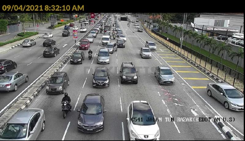 隆市靠近美國大使館的敦拉薩路，在星期五早上出现交通行驶缓慢的现象。（图取自jalanow.com). 