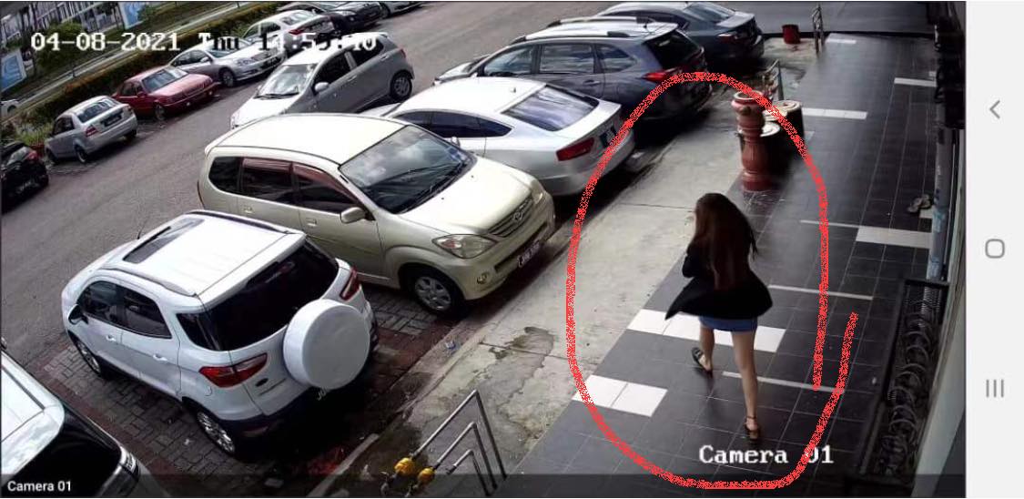闭路电视拍到身穿黑色外套的邝榆婷最后是坐上了一辆国产Axia轿车离开。