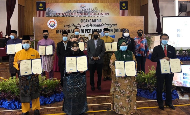 9个政府单位和民间组织今日与市政厅签署备忘录，成为“Ceritera Melaka”计划策略伙伴。