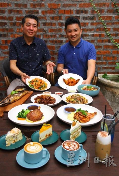 谢必雄（左起）和游震挥认识了至少10年，两人非常投缘，也决定合伙开餐厅。