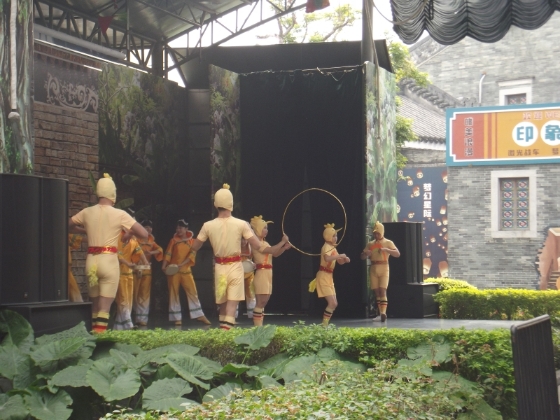 岭南印象园里定时有文化演出，游客可以跟着时间表来观赏。

