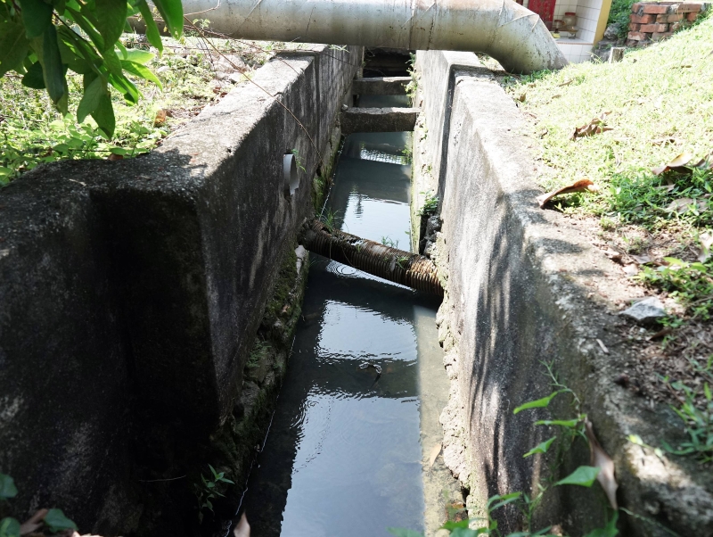 一部分旧的排水沟没获得提升，大水涵大量水排到该处时，恐无法负荷其水量。