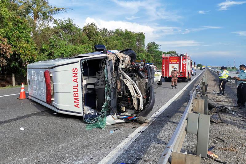 载送冠病确诊病患的救护车，在大道发生车祸意外失控翻覆。