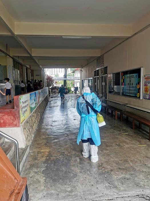 汉民小学校园各范围，包括公共空间，进行彻底消毒。