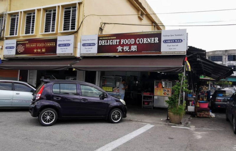 “想吃小炒”食档就设在峇吉里路二英里的食悦阁内。