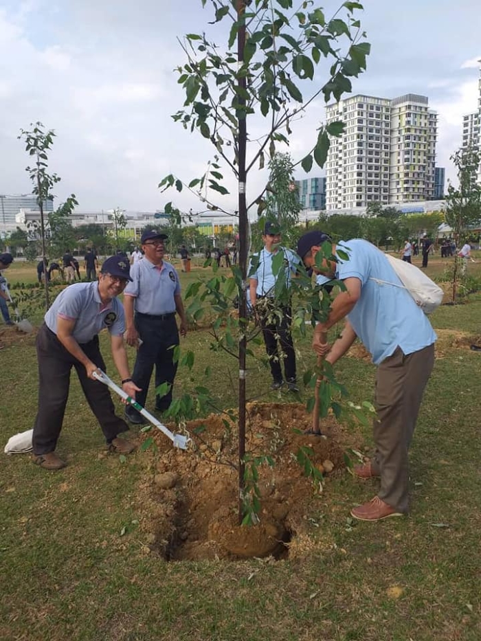 巴生市议会也将从举办种树获得，以提倡绿能城市，协助节能减碳。