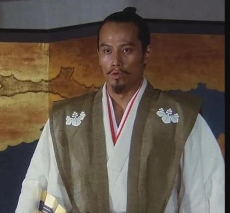 隆大介凭黑泽明执导电影《影武者》饰演织田信长，获得《蓝丝带电影奖》的新人奖。