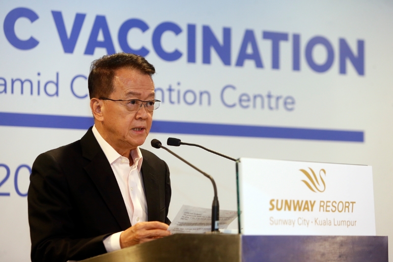 谢富年：为了尽快让全国达到80%人口群体免疫，双威集团豁免征收租金为期11个月，将金字塔会展中心改造为疫苗接种中心。
