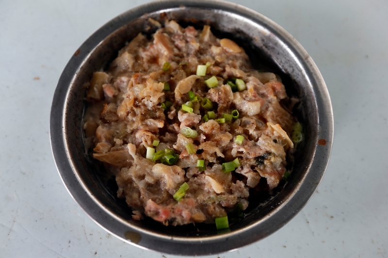 冬菜蒸猪肉（8令吉）为最经典的家常菜之一，虽然制作方法简单，但也非常考验工夫。肥瘦相间适中，肉碎鲜美带咸香。