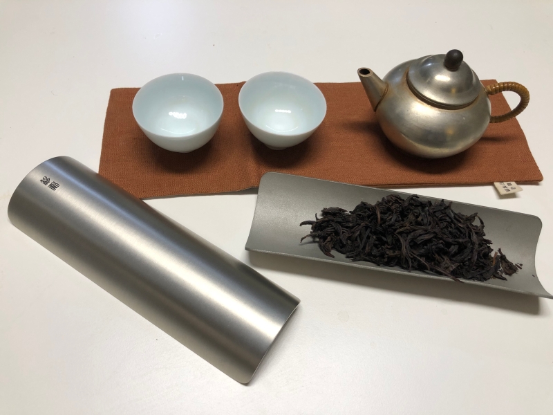 卢书健推广用锡壶泡茶，适合各种茶类，方便好用。