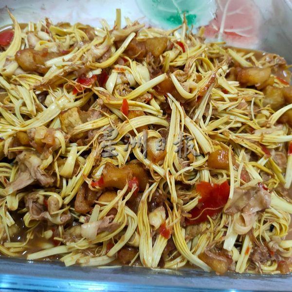 榴梿花炒峇拉煎是本地最常见的烹调方法。

