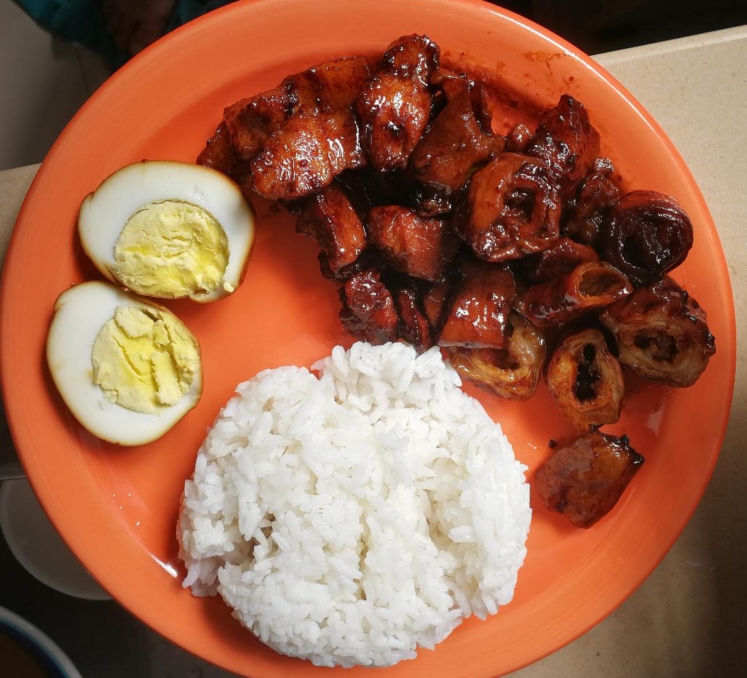 卤料配白饭让人胃口大开。