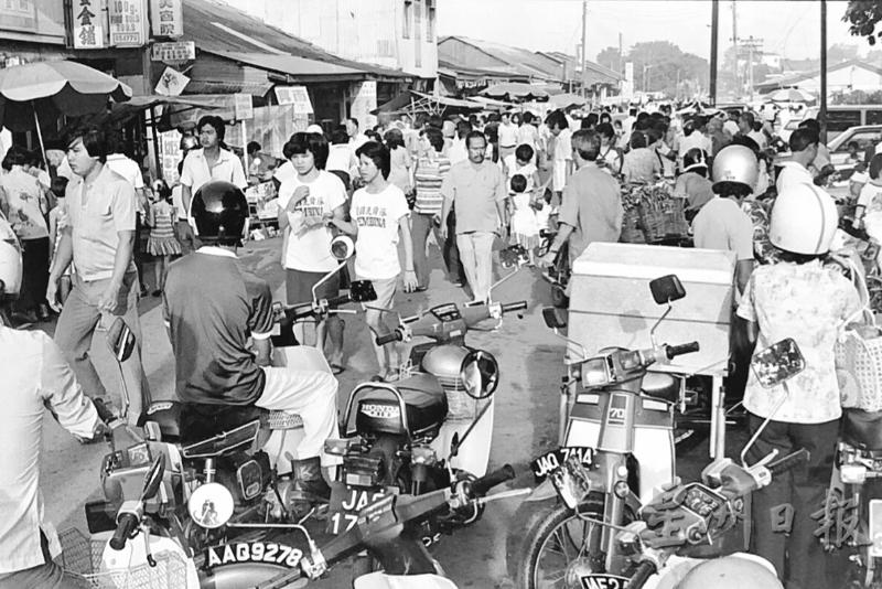 淡杯当年是新山的商业旺区，并吸引许多周边地区的民众与新加坡人前来。