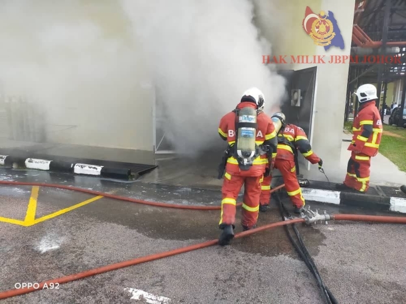居銮中央医院周一早上发生火患，居銮消拯局动员15人灭火。